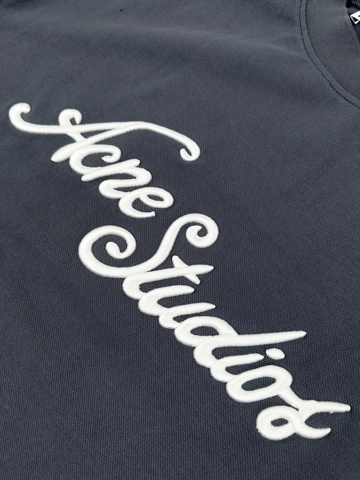 【 】 Acne Studios